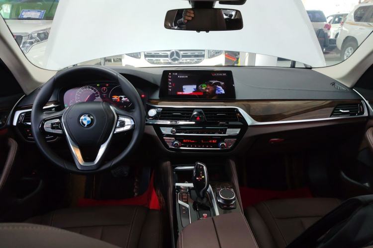 Used BMW 5 Series 2019 525Li Luxury Package