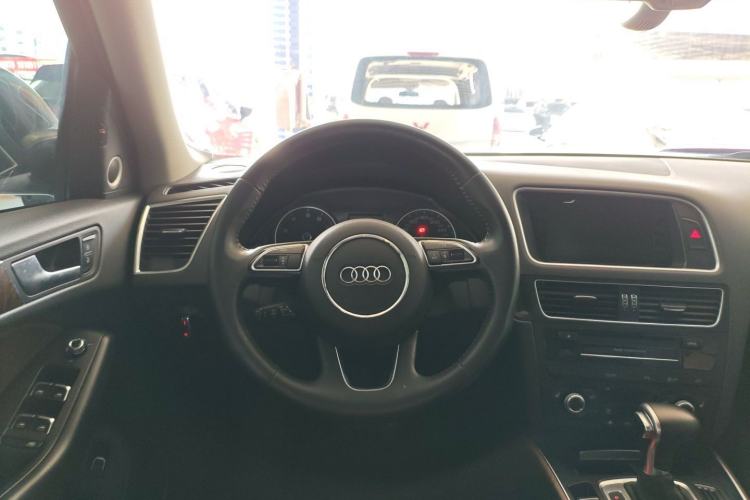 Used Audi Q5 2016 40 TFSI Comfort Model
