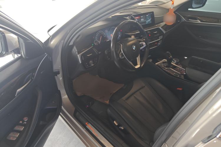 Used BMW 5 Series 2018 525Li Luxury Package
