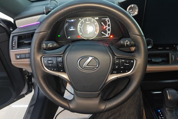 Used Lexus ES 2025 200 Premium Edition
