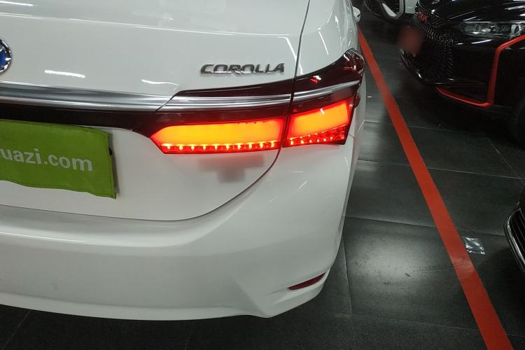 Used Toyota Corolla 2017 Revised Dual-Engine 1.8L E-CVT Leading Edition
