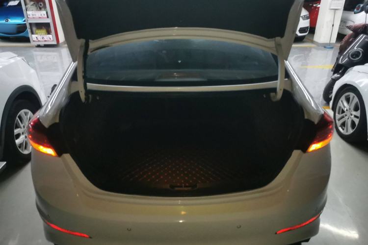 Used Hyundai Elantra 2019 1.4T Dual-Clutch Xuan Dong · Dynamic Model
