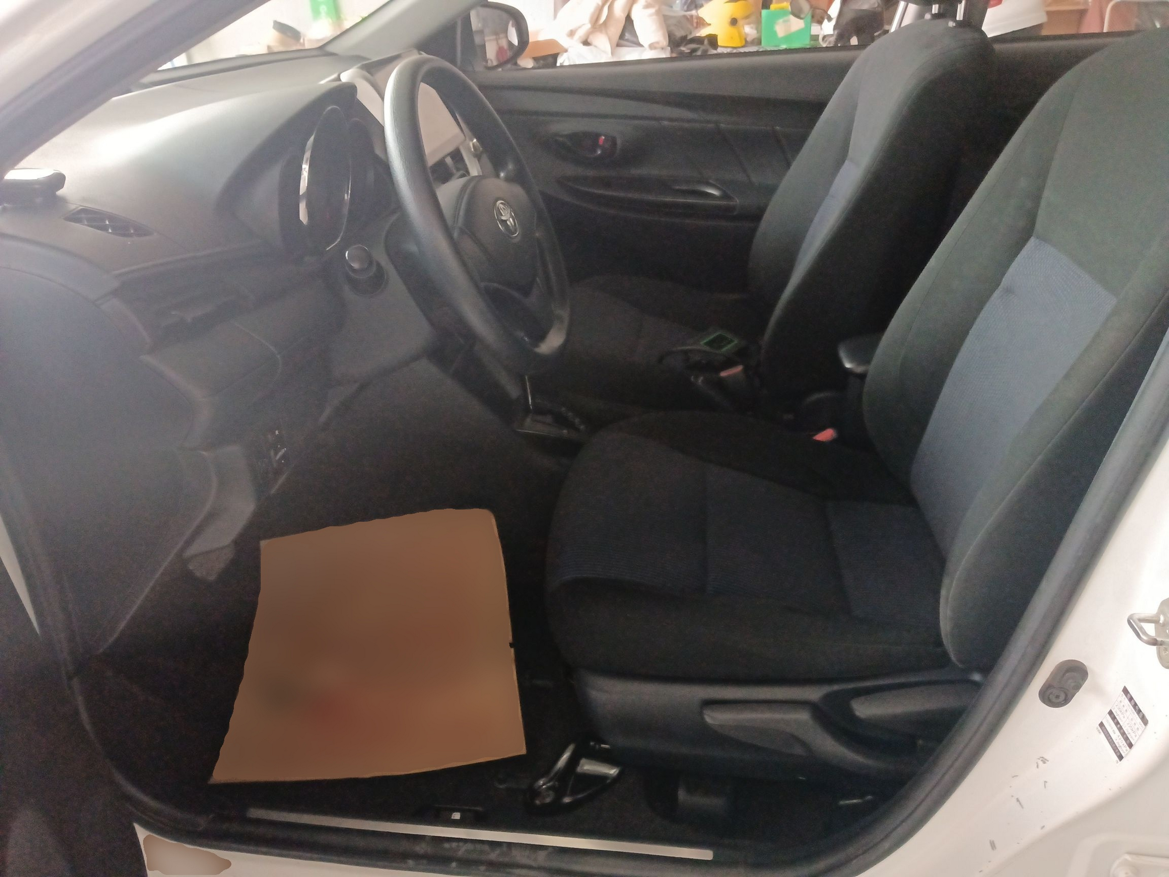 Переднее сиденье в автомобиле