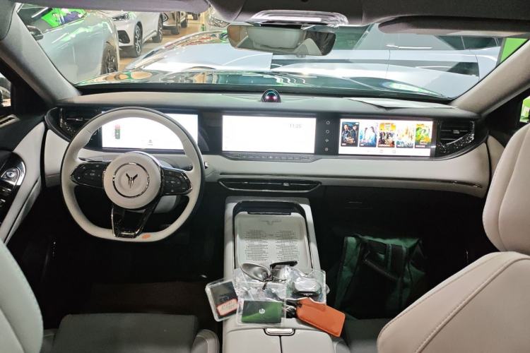 Used VOYAH FREE 2025 318 318 km Rear-Drive Touring Edition
