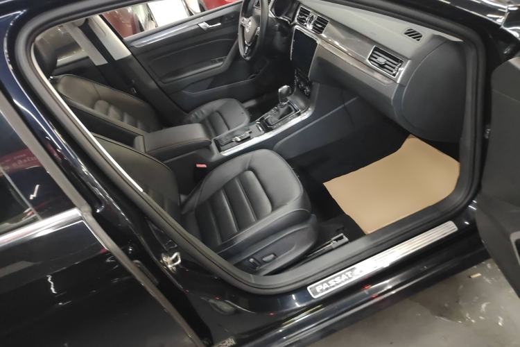 Used Volkswagen Passat 2017 330TSI DSG Luxury Edition
