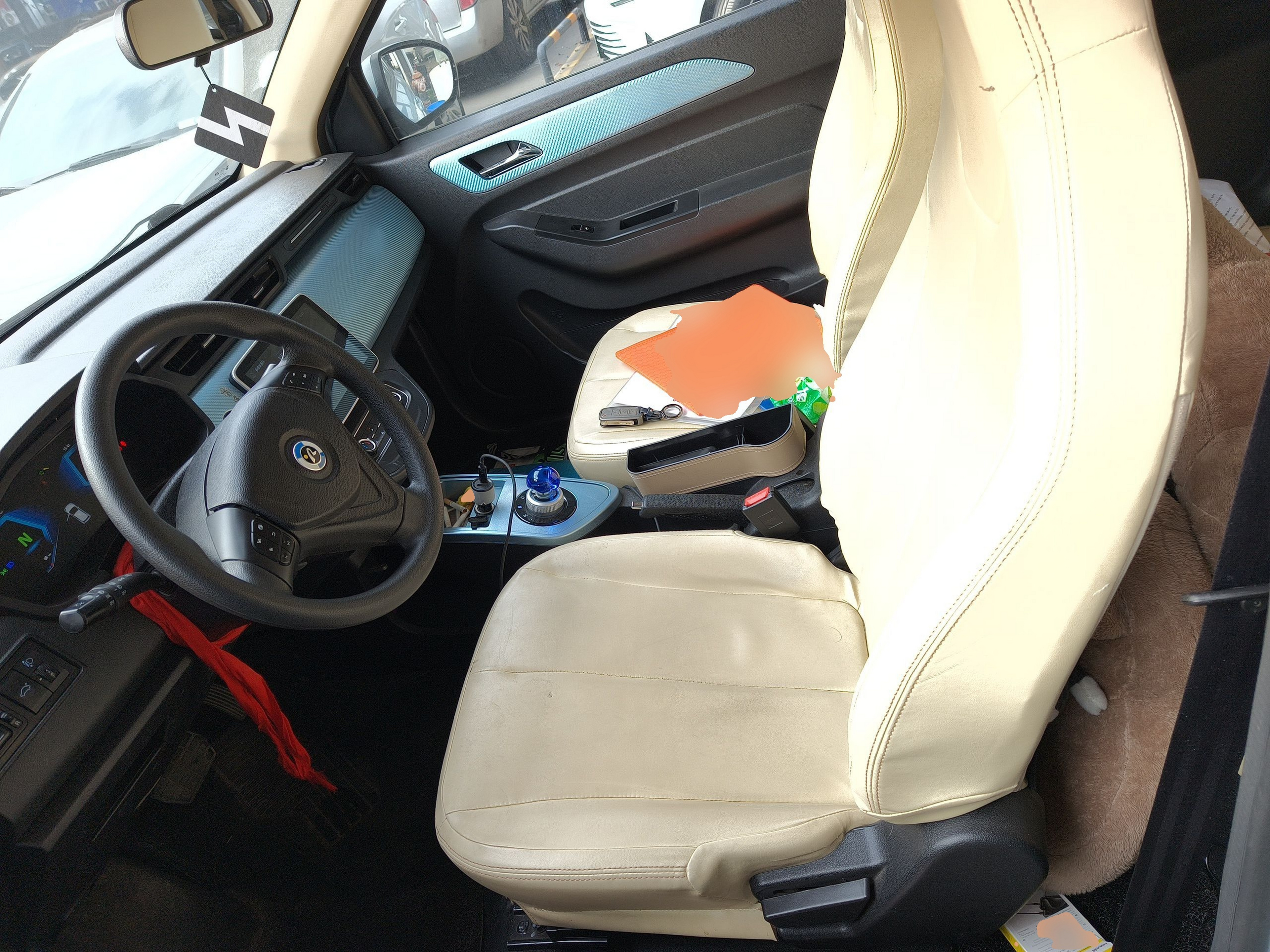 Переднее сиденье в автомобиле