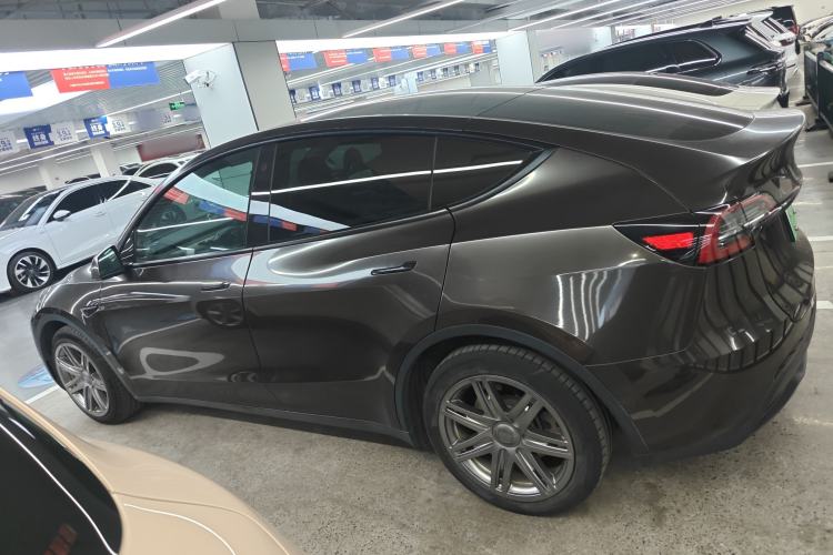 Used Tesla Model Y 2021 Long-Range All-Wheel-Drive Version
