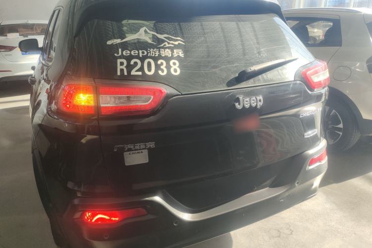 Used  Cherokee 2016 2.4L Leading Edition