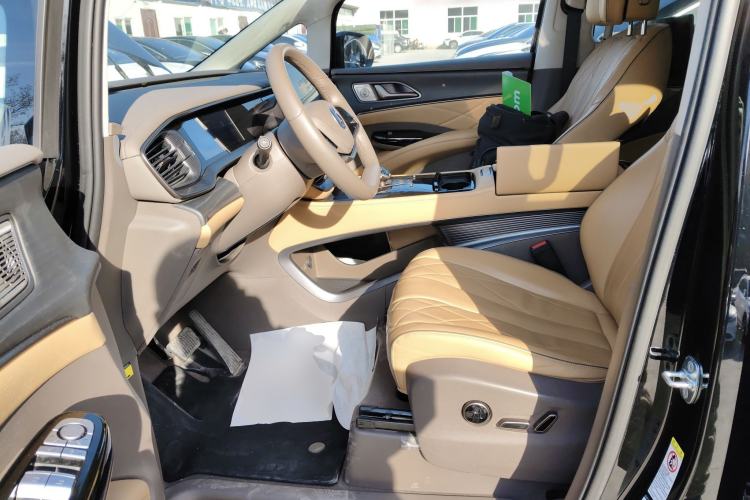 Used Denza D9 2022 EV 600 Four-Wheel Drive Flagship Model
