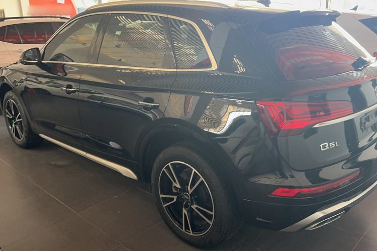 Used Audi Q5L 2022 40T Fashionable and Dynamic Model
