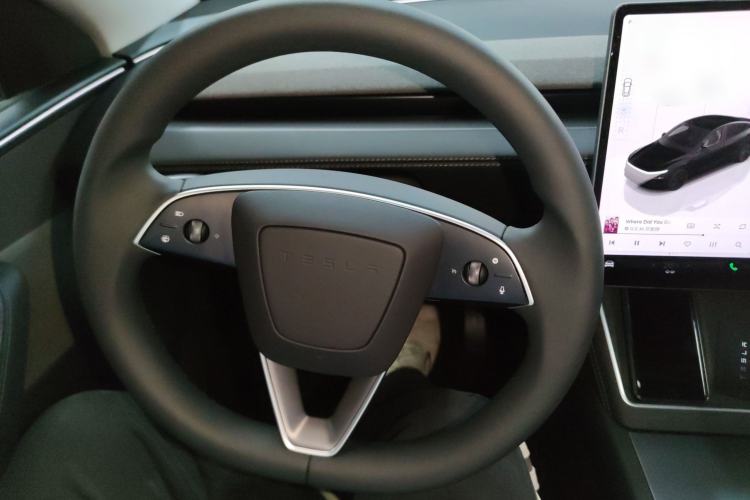 Used Tesla Model Y 2025 Rear-Wheel-Drive Version