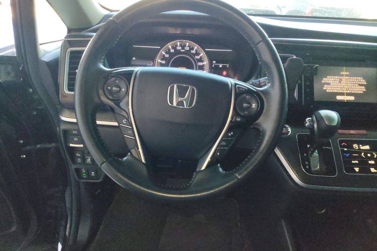 Used Honda Elysion 2016 2.4L Supreme Edition
