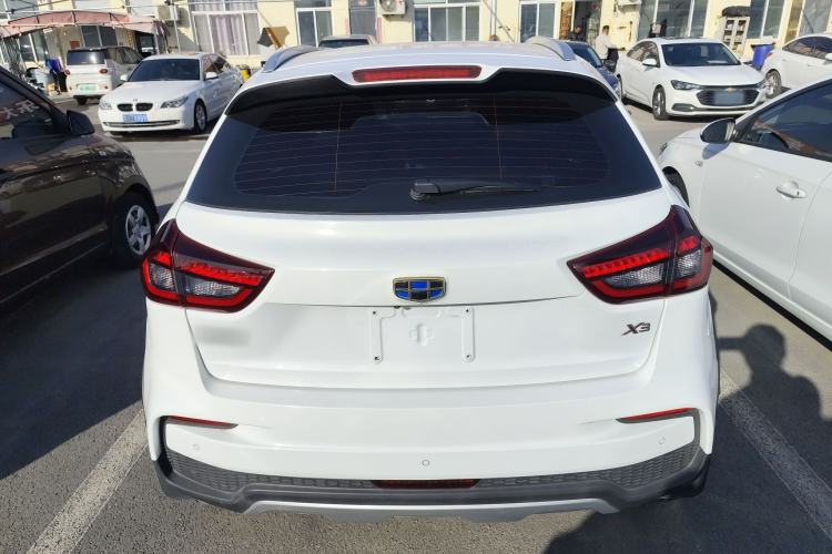 Used Geely Auto Vision X3 2019 Upgraded Model 1.5L Manual Elite Version
