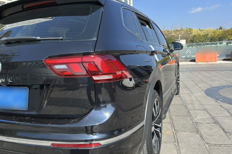 Used Volkswagen Tiguan L 2021 330TSI Automatic Two-Wheel Drive R-Line Enhanced Edition
