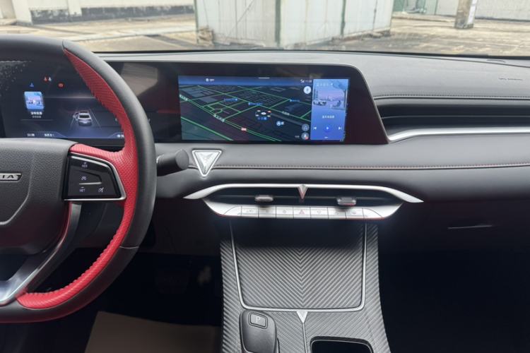 Used Venucia V 2022 260T Black Horse Edition · Idol