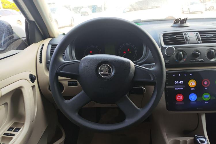 Used Skoda Fabia 2014 1.4L Automatic Crystal Edition