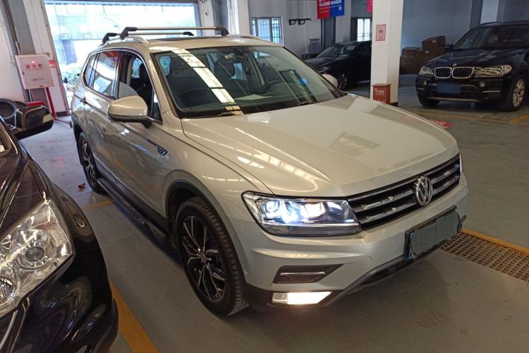 Used Volkswagen Tiguan L 2019 Revised 330TSI Automatic Two-Wheel Drive Smart & Luxury Edition China VI Standard