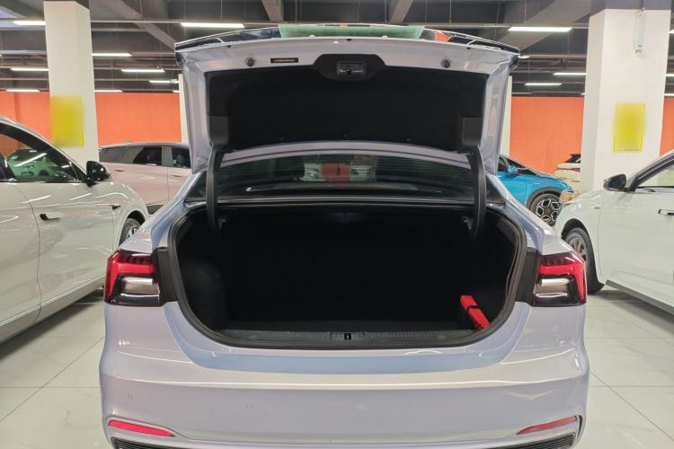 Used  ER6 2021 New Dynamic Edition 620km Smart Drive Version
