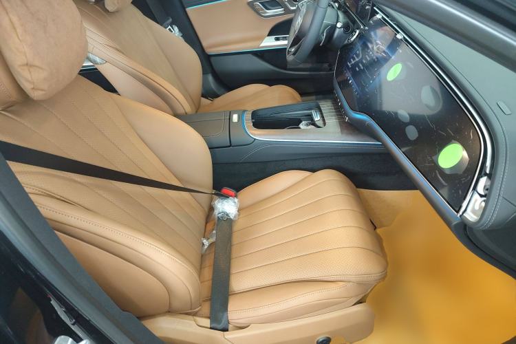 Used Mercedes-Benz E-Class 2025 Facelift E 300 L Luxury Edition
