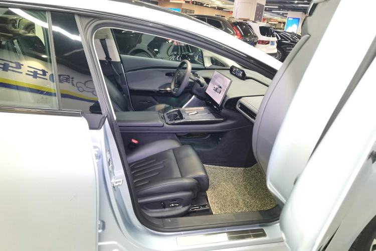 Used  GT 2023 560 Rear-Drive Seven-Wing Edition
