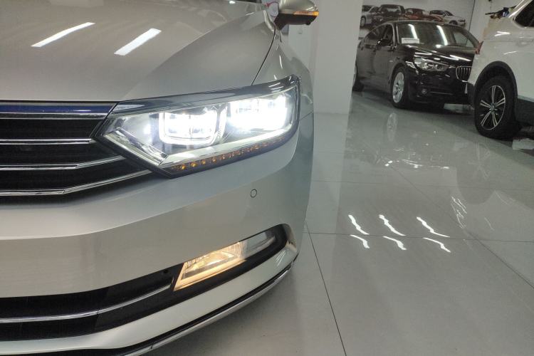 Used Volkswagen Magotan 2019 330TSI DSG Leading Model China VI Standard
