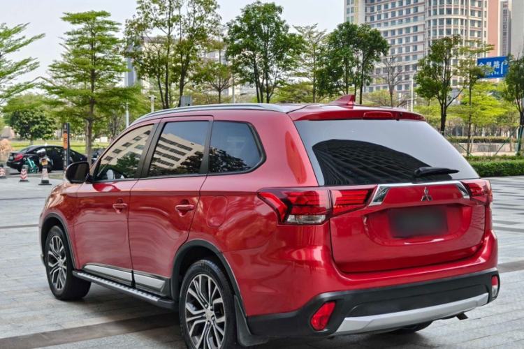 Used Mitsubishi Outlander 2018 2.0L Two-Wheel Drive Glory Edition 5 Seats
