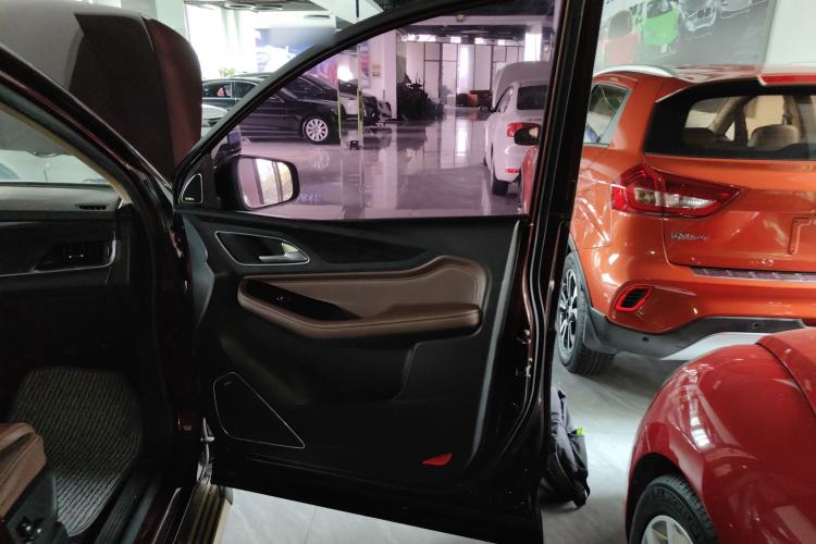 Used Baojun 560 2017 1.5T DCT Flagship Model 7 Seats