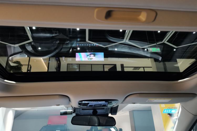 Used Toyota Camry 2024 Dual-Motor 2.0 HGVP Luxury Edition
