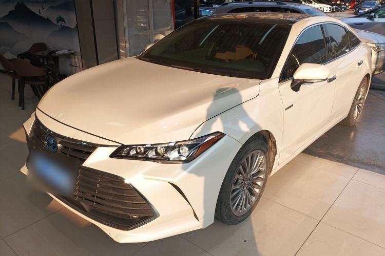 Used Toyota Avalon 2019 Dual-Engine 2.5L XLE Prestige Version China VI Standard