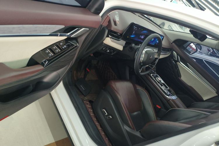 Used SOL QX 2021 300T DCT Deluxe Smart Connectivity Version
