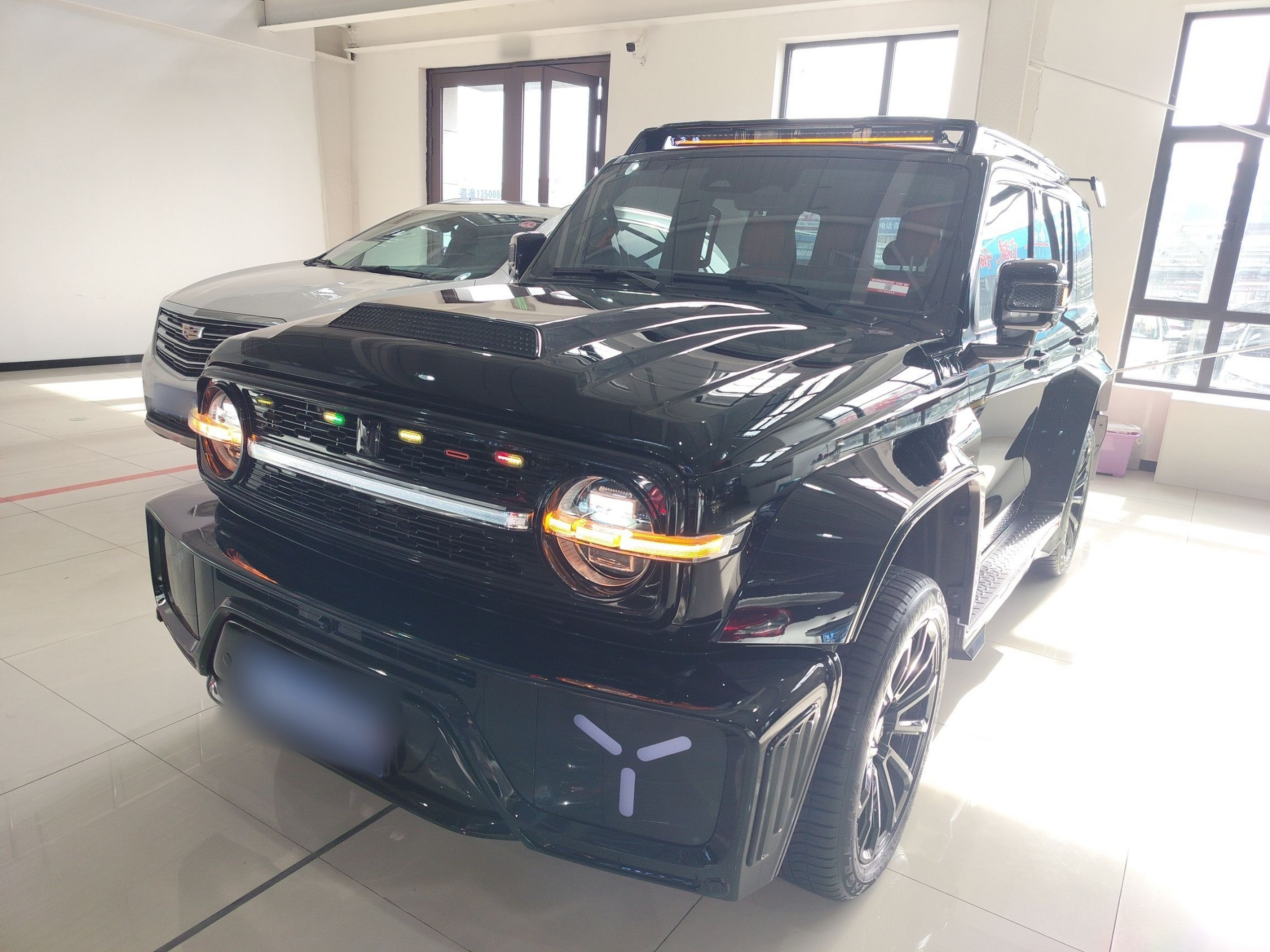 Под передней частью автомобиля