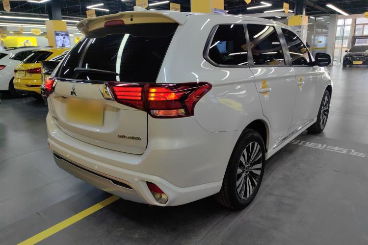 Used Mitsubishi Outlander 2021 Revised Version 2.0L Two-Wheel Drive Comfort Edition 5 Seats
