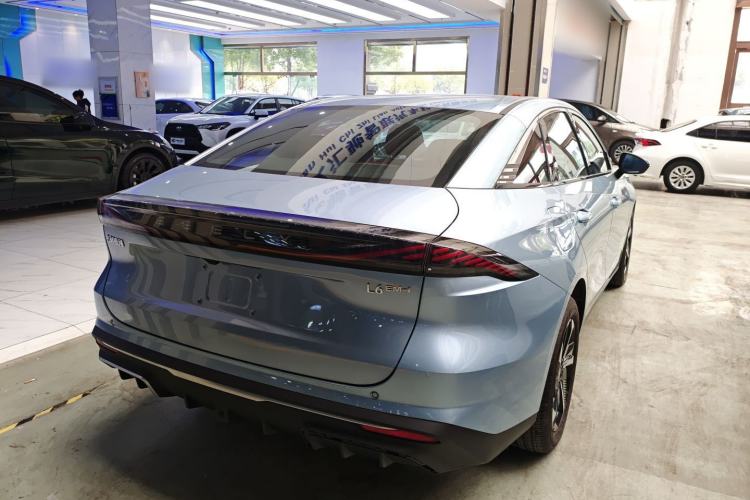 Used  L6 2025 EM-i 140km Starship Edition
