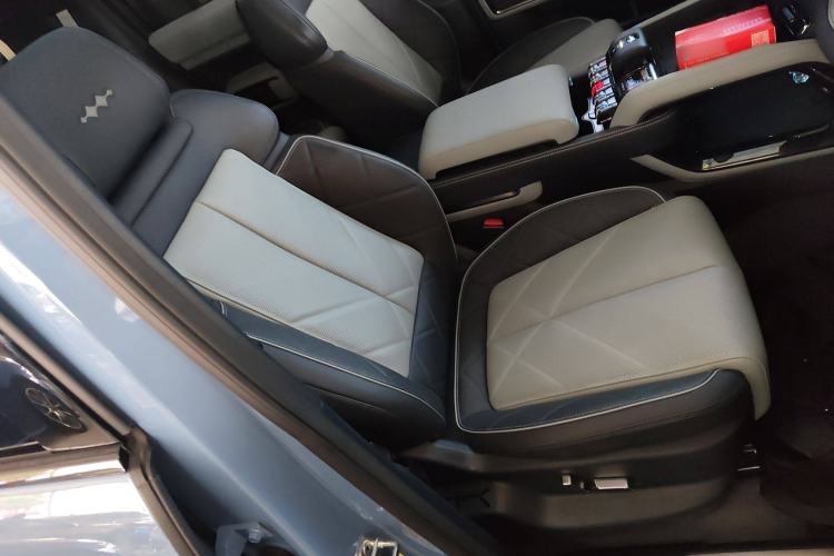 Used  Leopard 5 2023 Explore Edition
