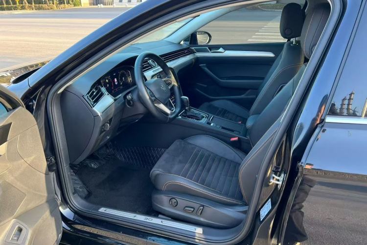 Used Volkswagen Magotan 2021 330TSI DSG 30th Anniversary Edition
