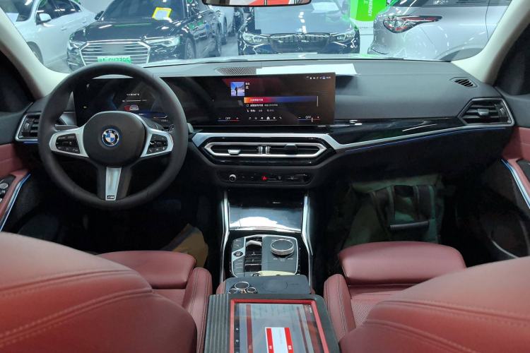 Used BMW i3 2024 eDrive 35 L
