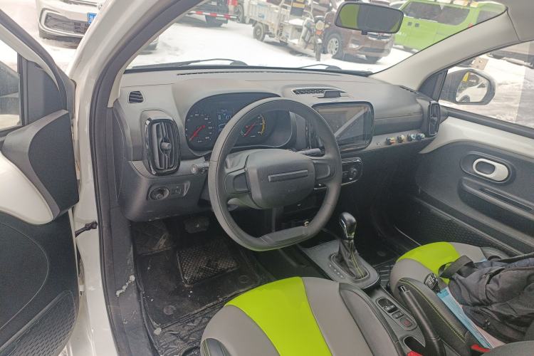 Used Roewe Clever 2021 302 km New Four-Seater Super-Efficient Version