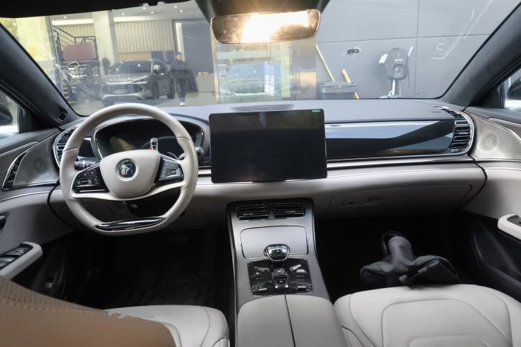 Used BYD Han 2024 EV Glory Edition 610 km All-Wheel Drive "Tian Shen Zhi Jia" Intelligent Driving Model
