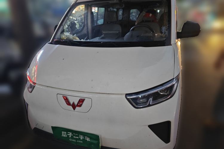Used Wuling Yangguang 2024 300km Comfort-Grade Passenger Van 60kW