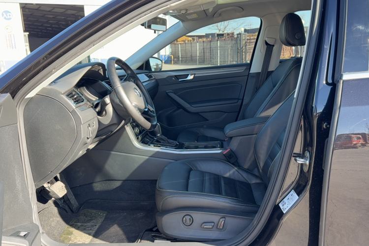 Used Volkswagen Passat 2017 330TSI DSG Luxury Edition
