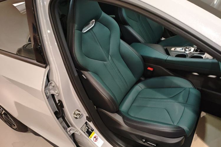 Used Changan UNI-V iDD 2024 Blue Whale Smart Electric iDD 136km Luxury Model
