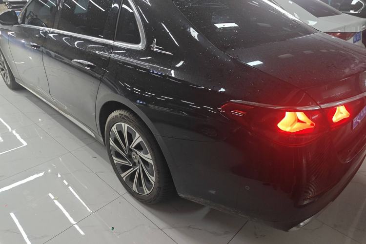 Used Mercedes-Benz E-Class 2024 Facelift E 300 L Luxury Edition
