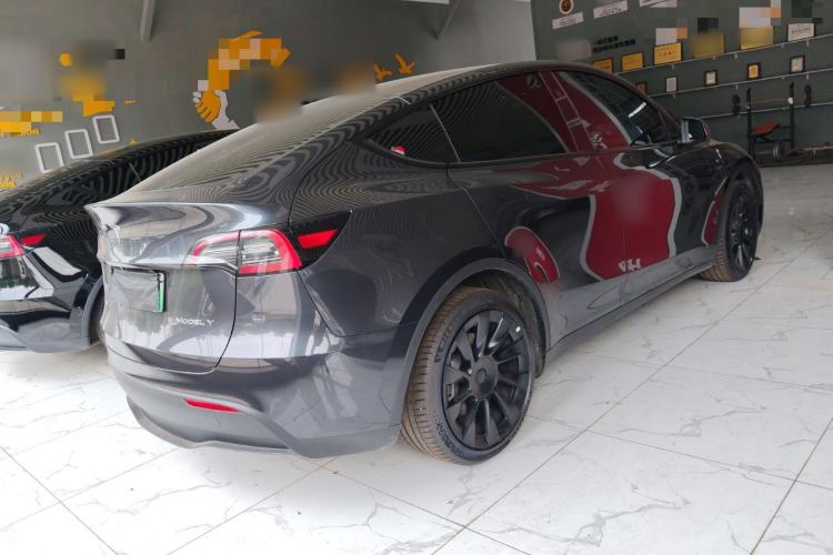 Used Tesla Model Y 2024 Long-Range All-Wheel-Drive Version