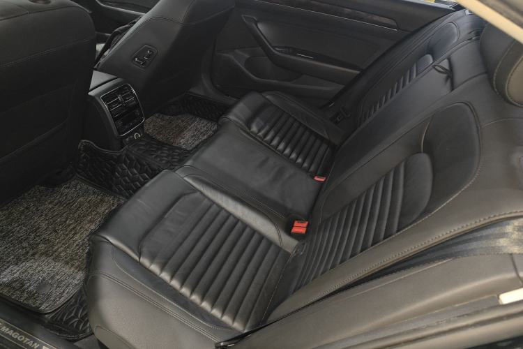 Used Volkswagen Magotan 2018 Facelift 330TSI DSG Luxury Model
