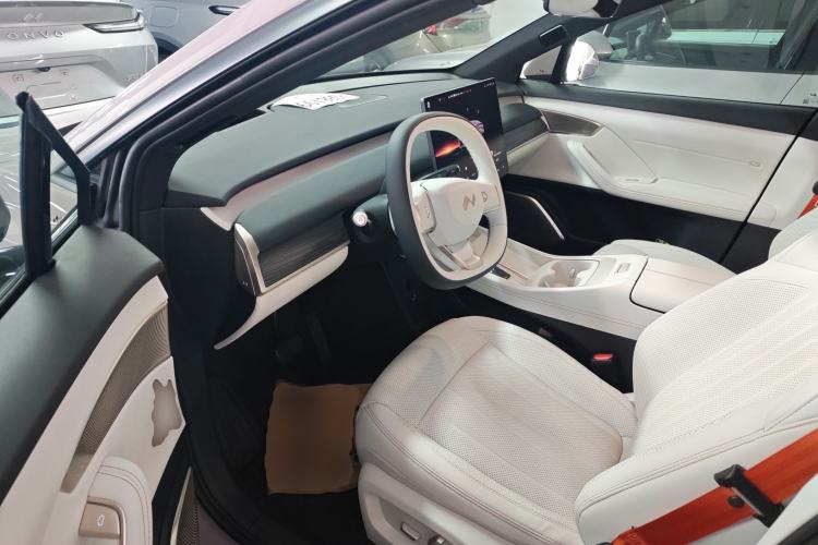 Used ONVO L60 2024 60 kWh Rear-Drive Version