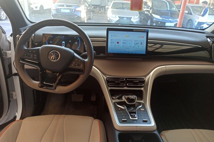 Used BYD Song Pro New Energy 2024 HONOR Edition DM-i 71KM Navigation Model
