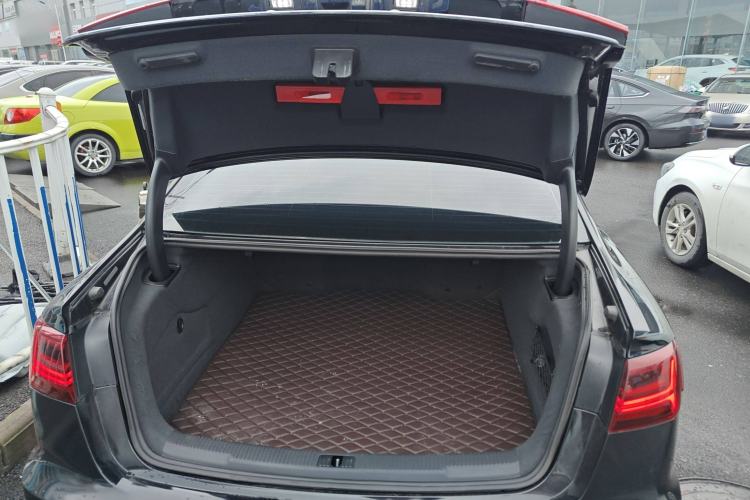 Used Audi A6L 2018 30th Anniversary Edition 35 TFSI Fashion Model
