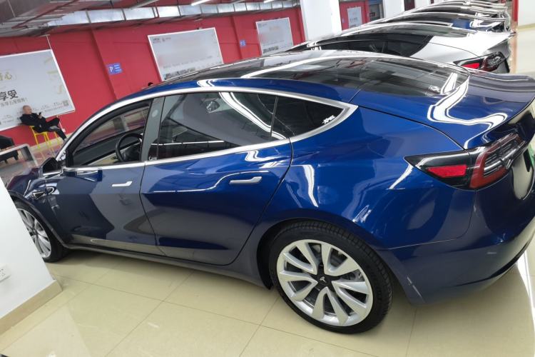 Used Tesla Model 3 2019 Long-Range Rear-Wheel-Drive Version
