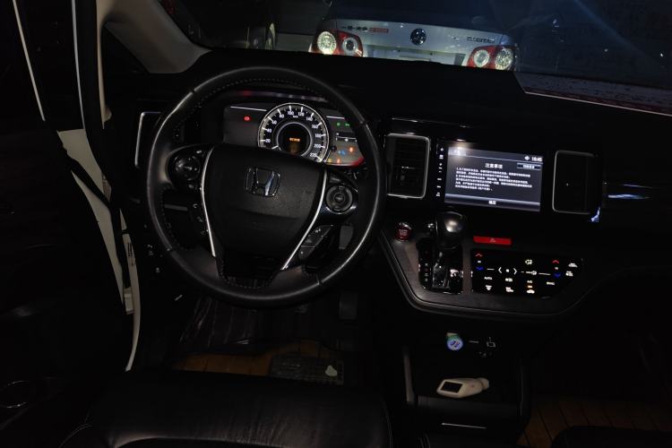 Used Honda Elysion 2016 2.4L Luxury Edition
