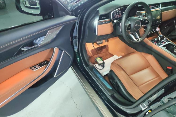 Used Jaguar XFL 2023 XFL 2.0T P250 Two-Wheel-Drive Elite Sport Gold Edition
